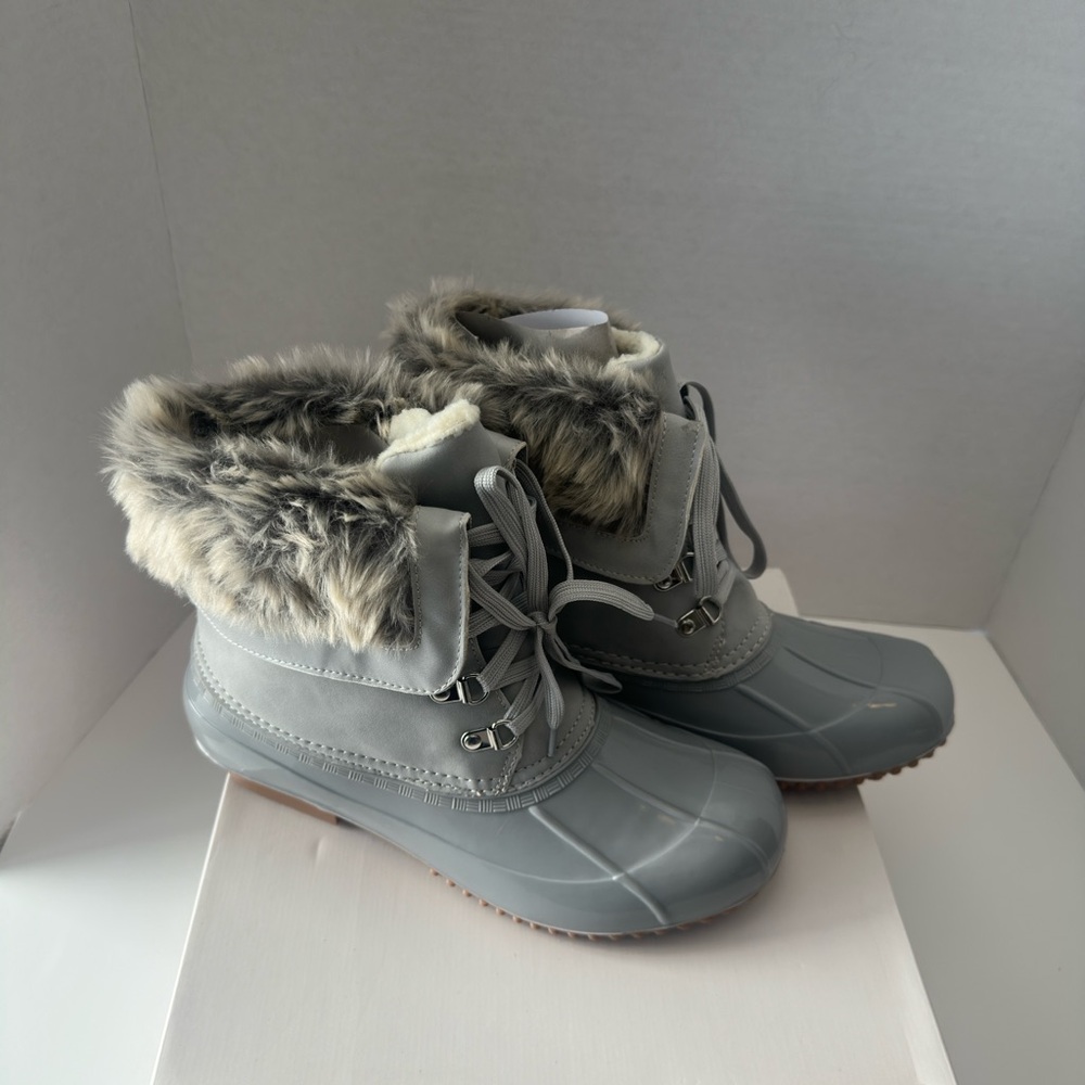 Just Fab Ghita Boots in Grey
